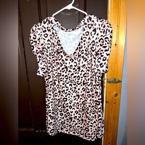 NWOT Short sleeve tee